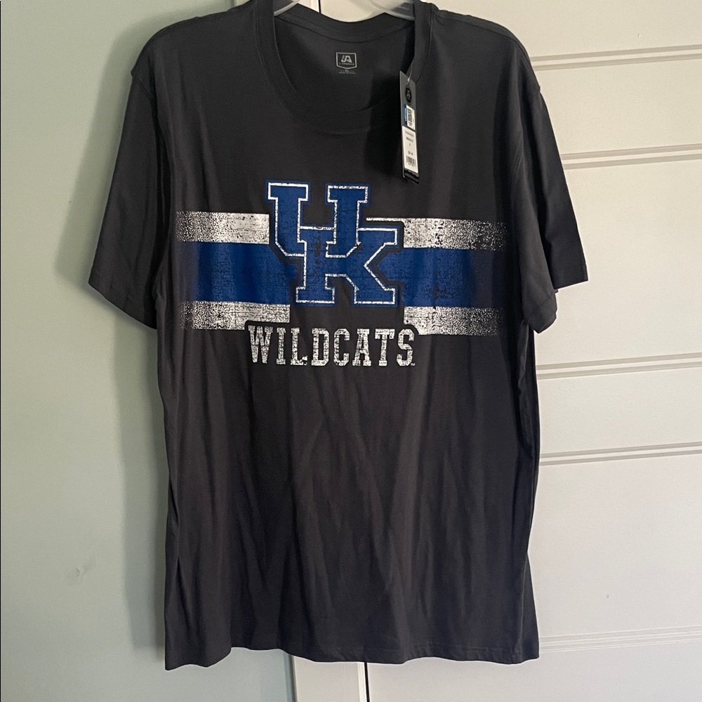 Gray Wildcats Graphic T-Shirt XL